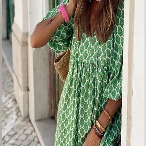 Long Green Pattern Maxi Dress size Medium